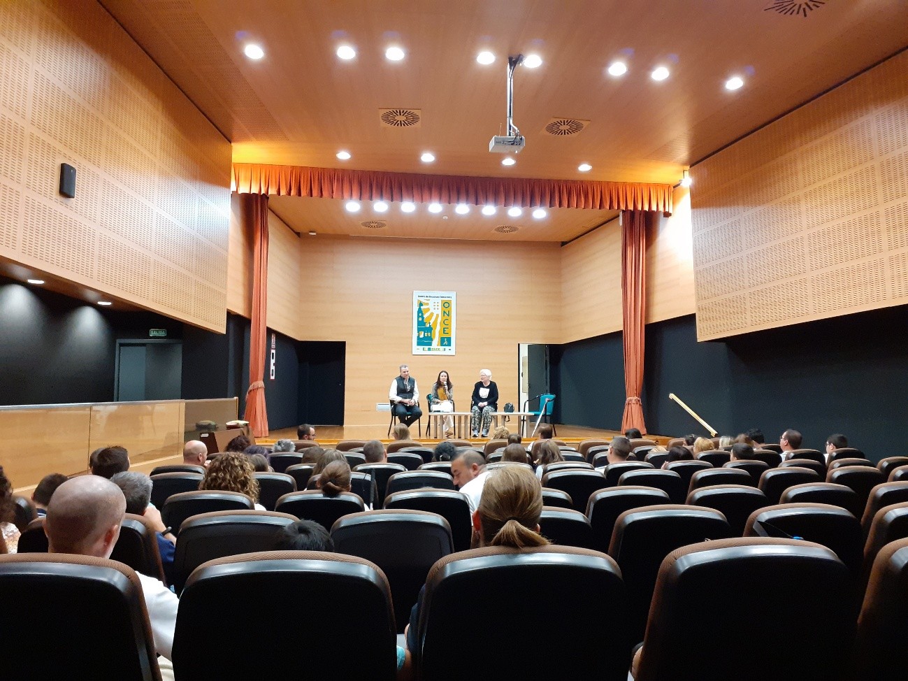 LA DIRECCIÓN DEL C.R.E. Y DEL CONSEJO TERRITORIAL PRESENTAN LA JORNADA.