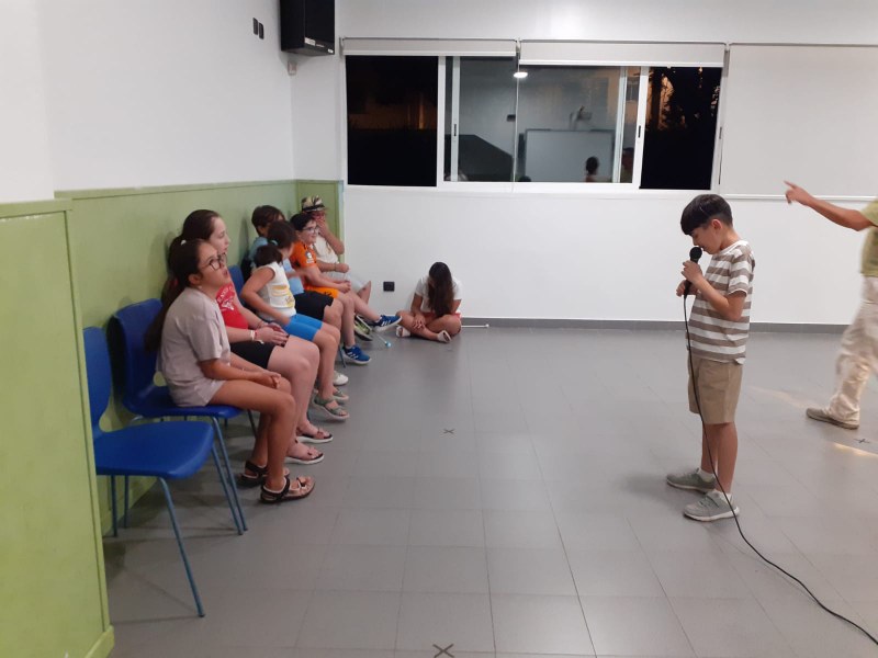 ACTUACIÓN MUSICAL DE UN GRUPO DE ALUMNOS