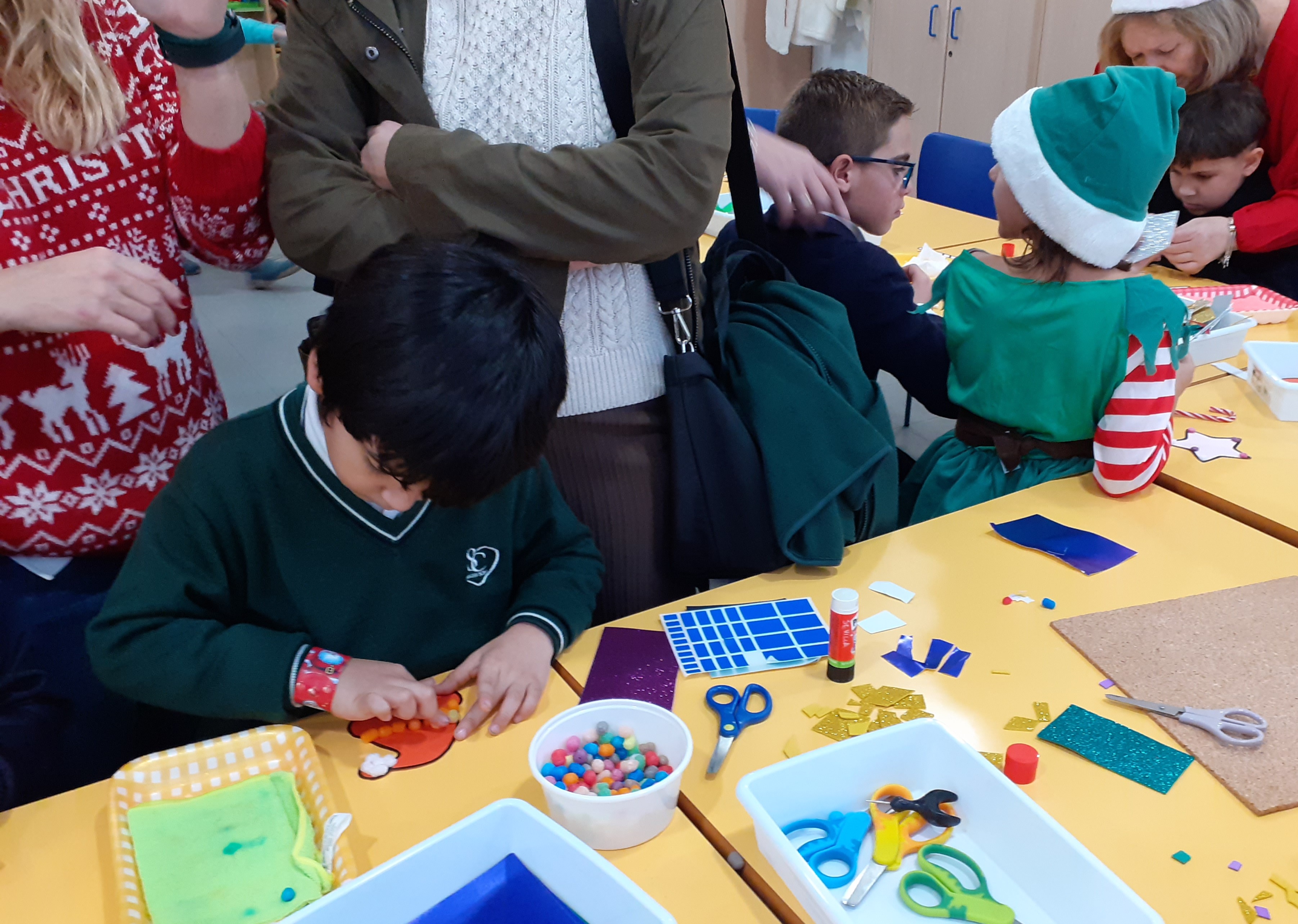 ELABORANDO ÁRBOLES NAVIDEÑOS