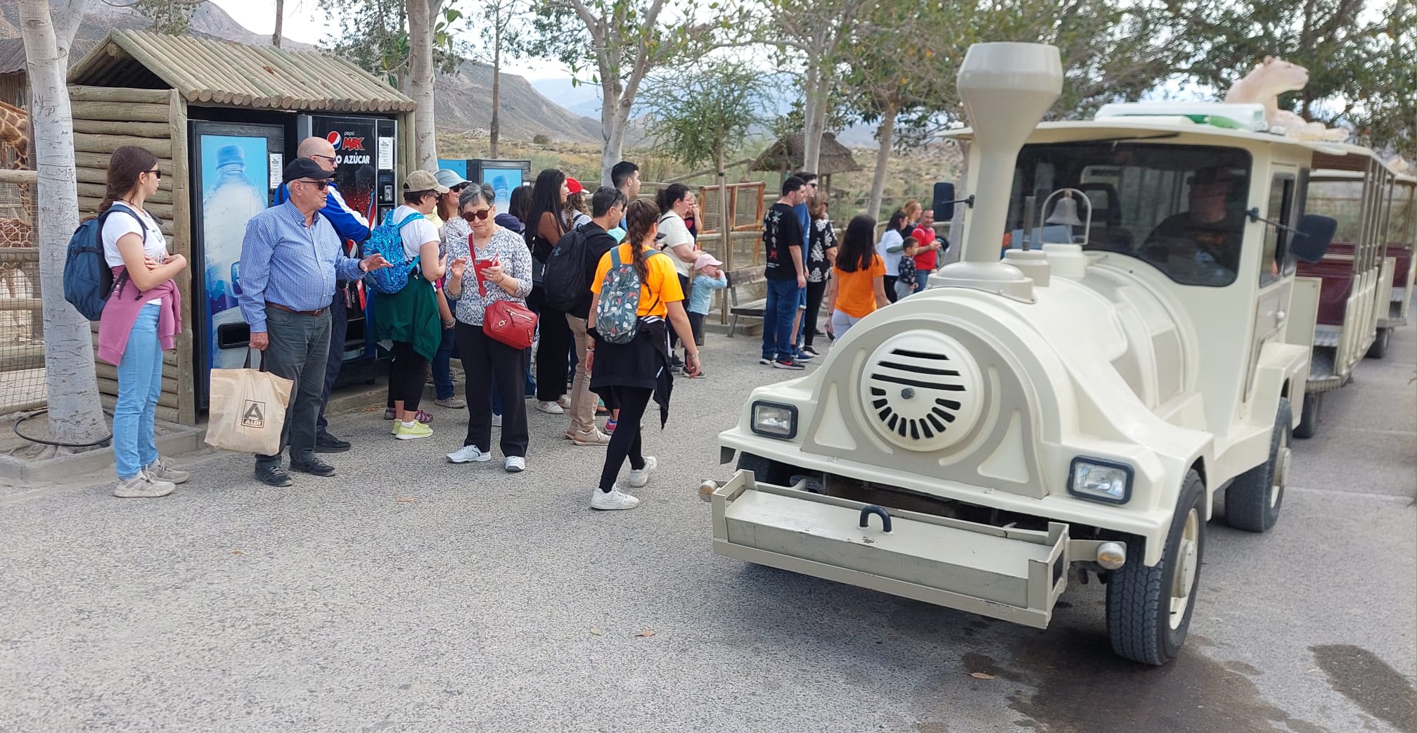 RECORRIDO EN TREN POR LA RESERVA