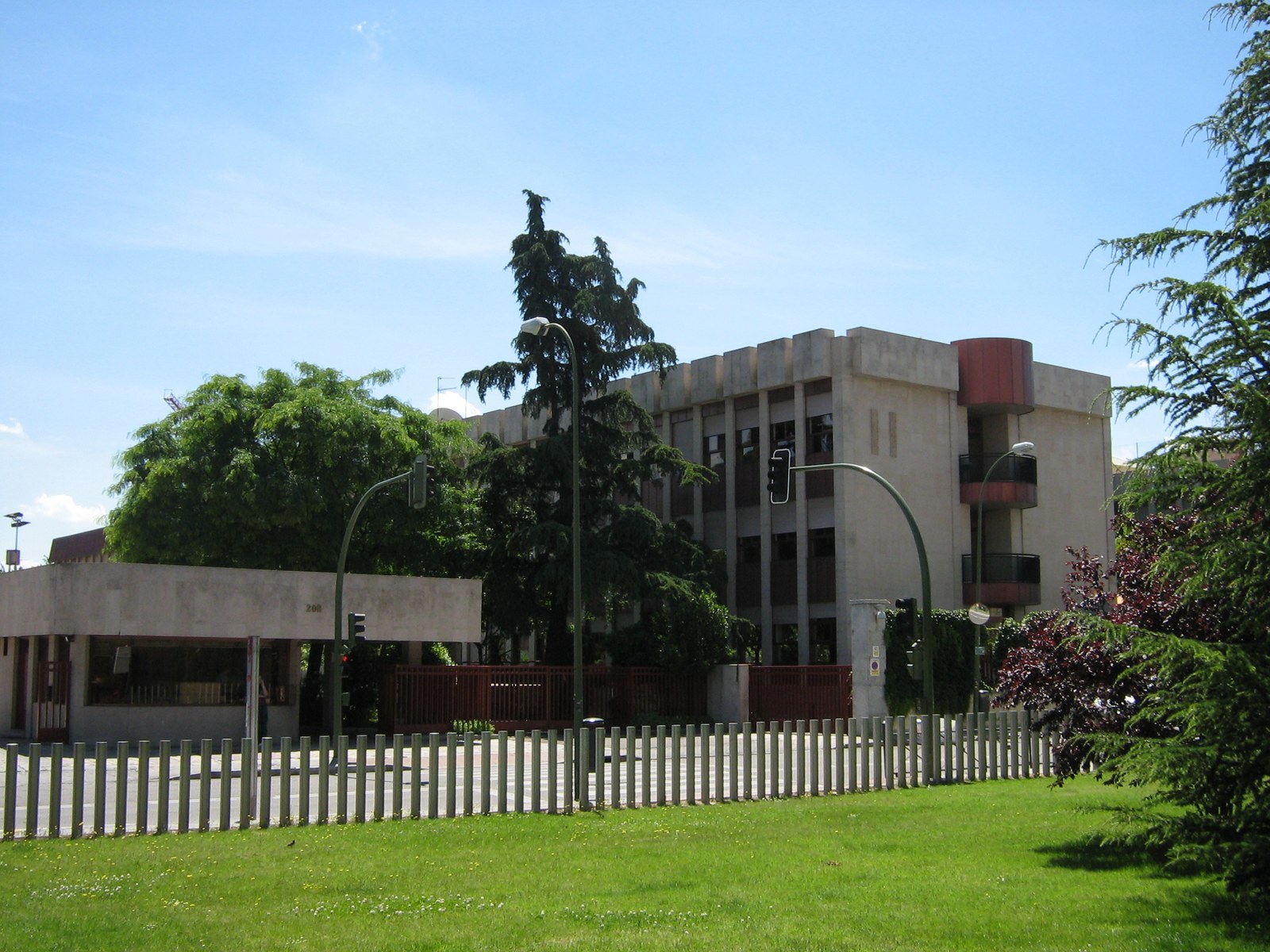 CRE072.jpg CRE072.jpg