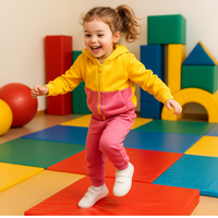 Niña realizando una actividad de psicomotricidad. Imagen generada con IA